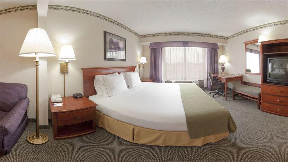 Round Hill Inn Orange Екстер'єр фото