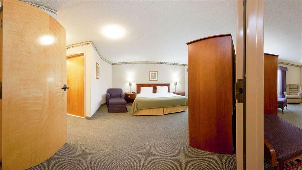 Round Hill Inn Orange Екстер'єр фото