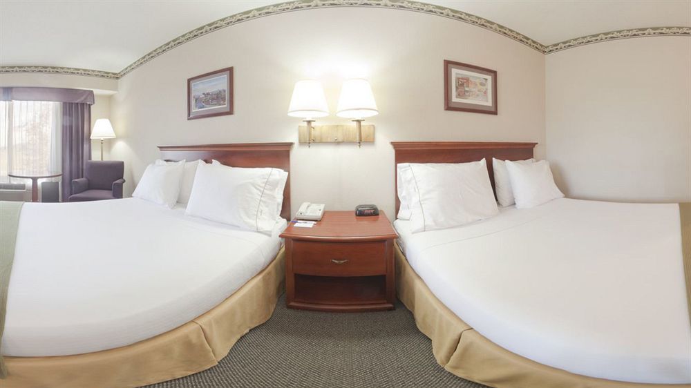 Round Hill Inn Orange Екстер'єр фото
