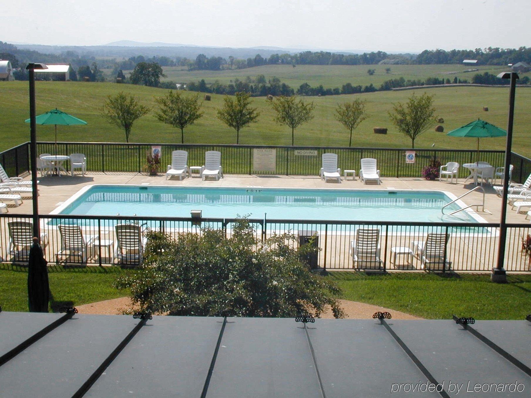 Round Hill Inn Orange Екстер'єр фото