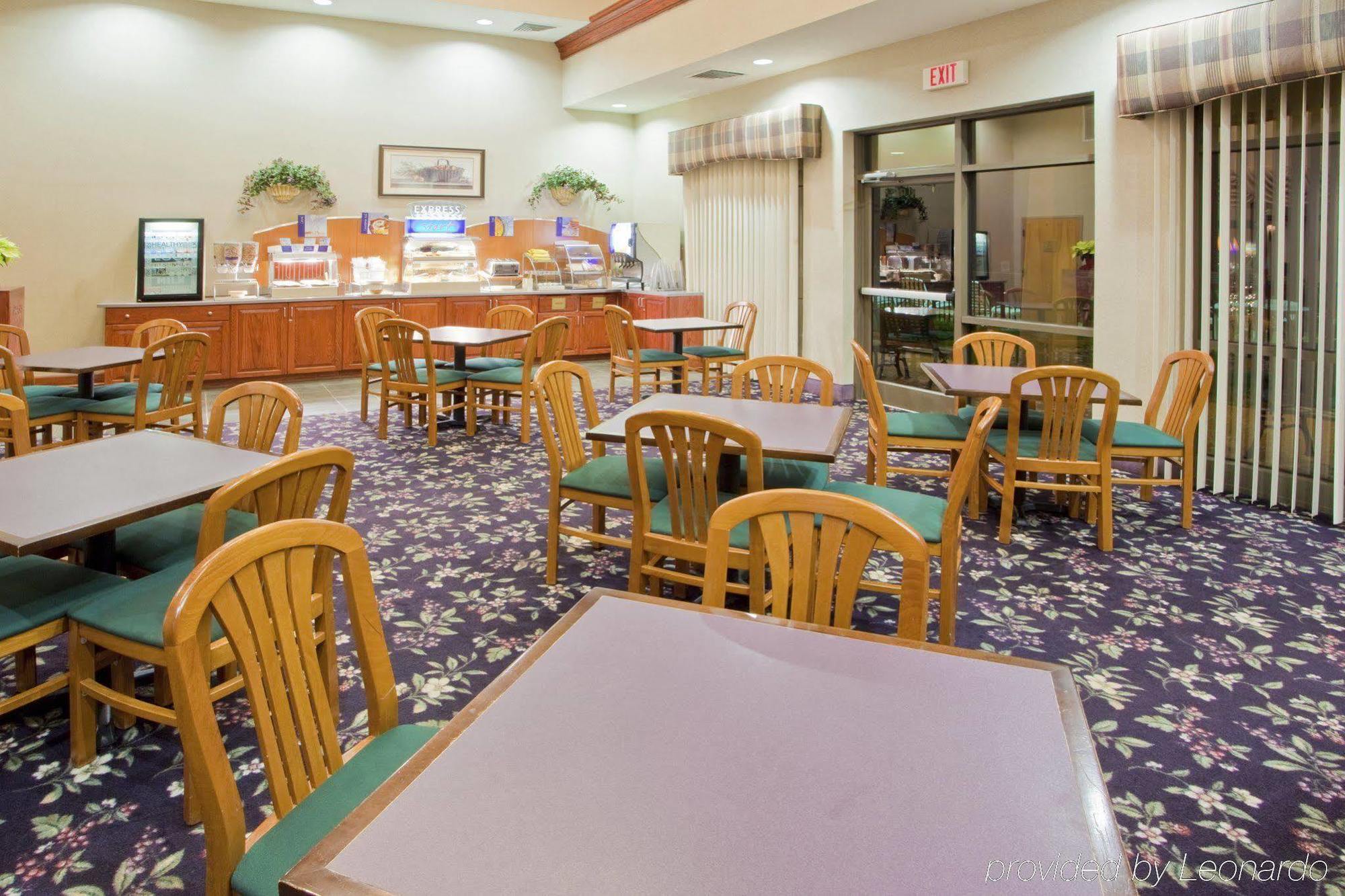 Round Hill Inn Orange Екстер'єр фото