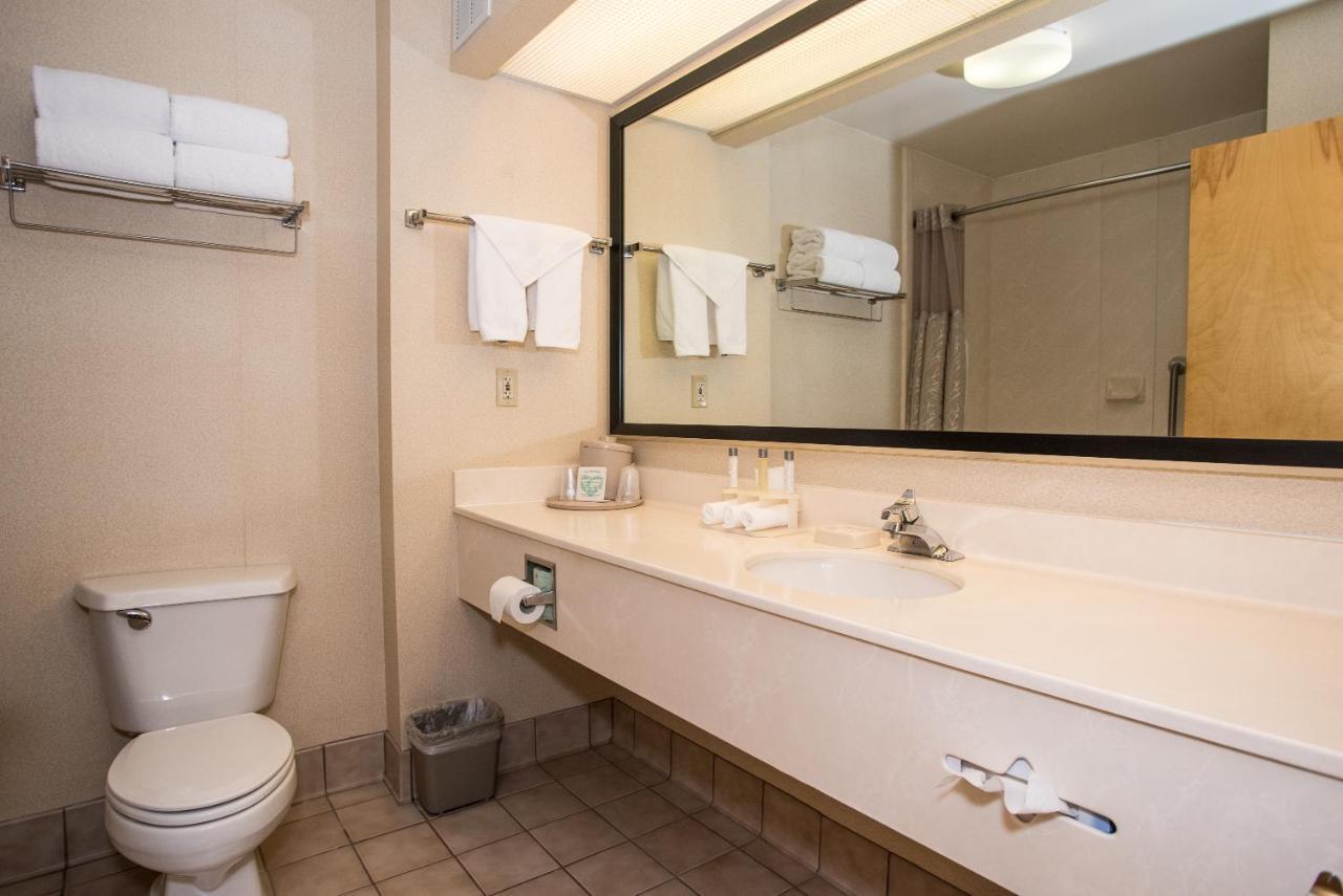 Round Hill Inn Orange Екстер'єр фото